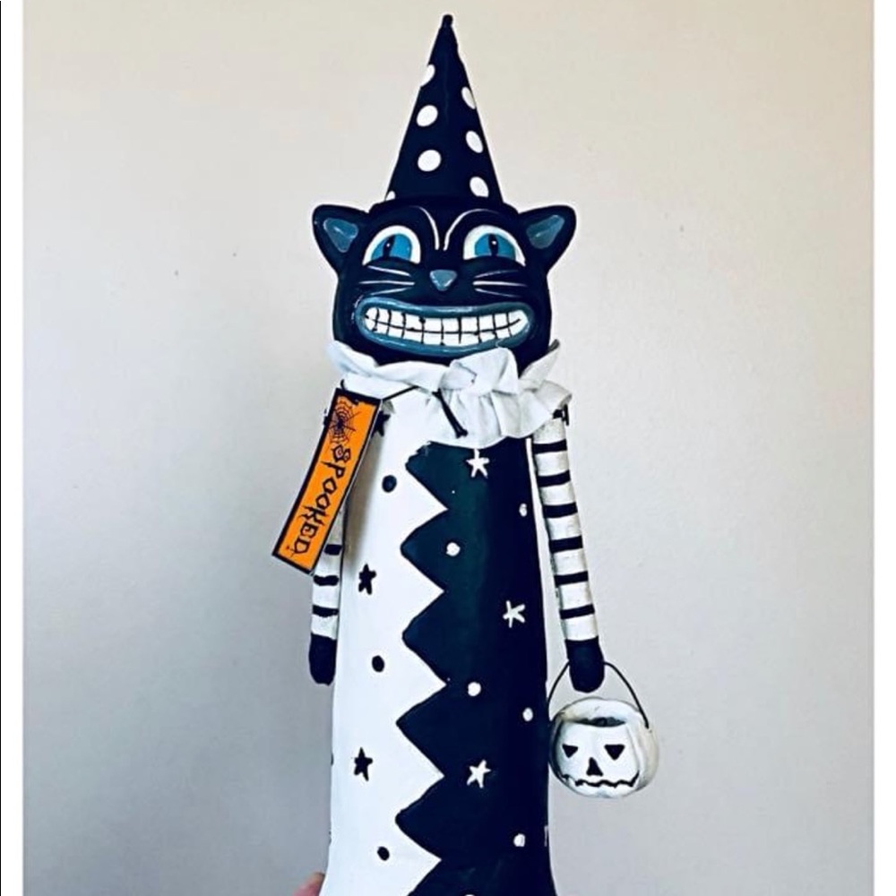Searching for this cat figurine! I believe it was from TJMaxx.